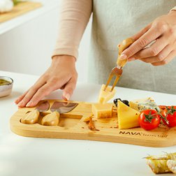 Bambusové prkénko na sýry NAVA Terrestrial 33 cm + 3 nože