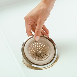 Sítko do dřezu NAVA Misty plast/nerez 12 cm