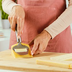 Nerezový kráječ na sýr NAVA Acer 23 cm