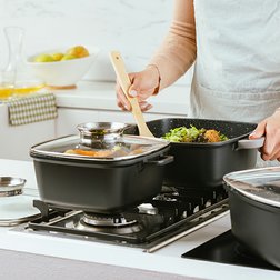 Čtvercový pekáč NAVA Funtzio24x24 cm s víkem