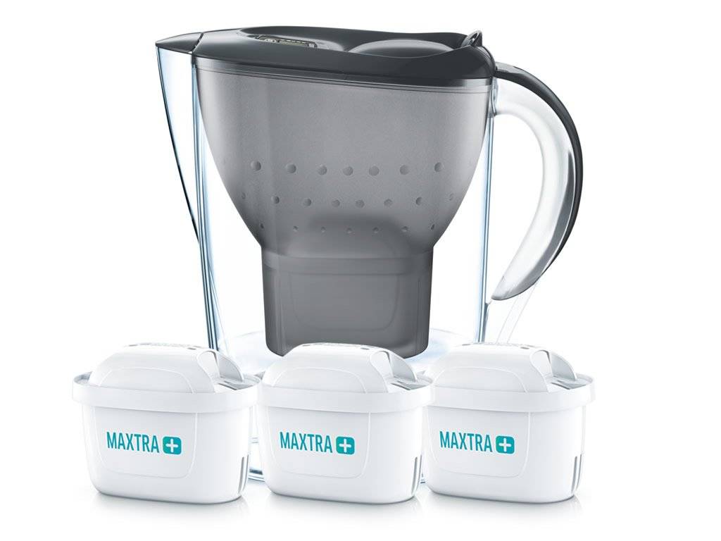 Brita Starter pack Marella 2,4 l černá + 3 vodní filtry Maxtra+ Pure Performance