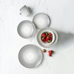 Porcelánový jídelní talíř NAVA Iris 27 cm