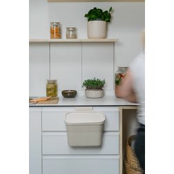 Závěsná nádoba na bioodpad Plastia 27,6x20,6x14 cm slonová kost s kávovou sedlinou